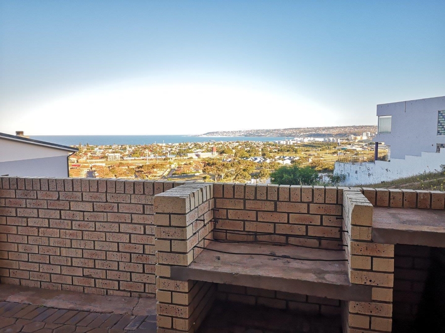 5 Bedroom Property for Sale in Menkenkop Western Cape